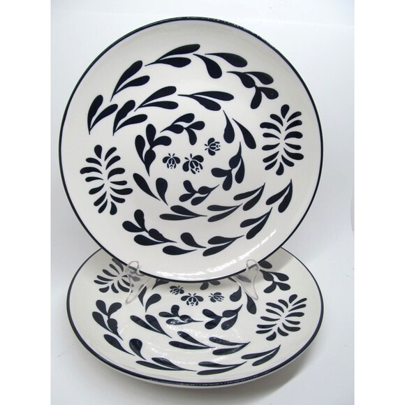 Orly Maison New York 10” Dinner Plates Navy & White Set of 2 - Picture 1 of 16